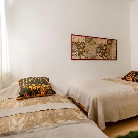 Guesthost - Attico Umbertino Design With Terrace *