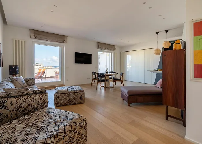 Guesthost - Attico Umbertino Design With Terrace Bari