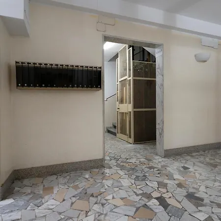 Apartamento Guesthost - Attico Umbertino Design With Terrace Bari