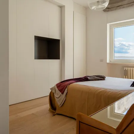 Guesthost - Attico Umbertino Design With Terrace バーリ