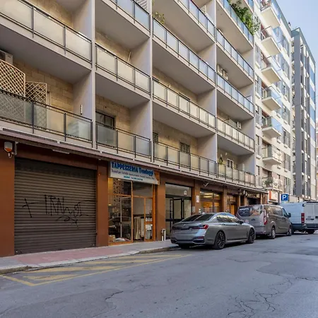 Guesthost - Attico Umbertino Design With Terrace * バーリ